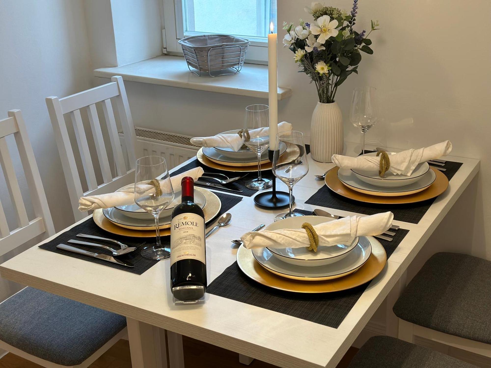 Bella Casa - Business&Family, 100M Zum Konzerteingang Schloss, Parkplatz, Smarttv, Netflix, Waschmaschine, 24H Checkin, 36Qm, Ap 12 Ludwigsburg Bagian luar foto